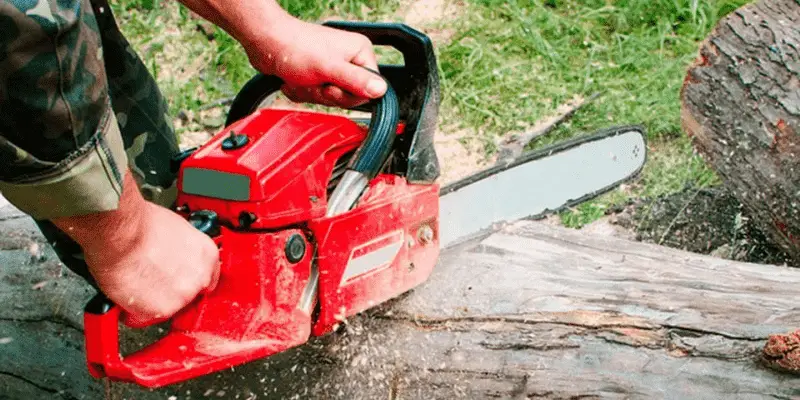 What Should You Not Do With A Chainsaw: The Do's And Don'ts